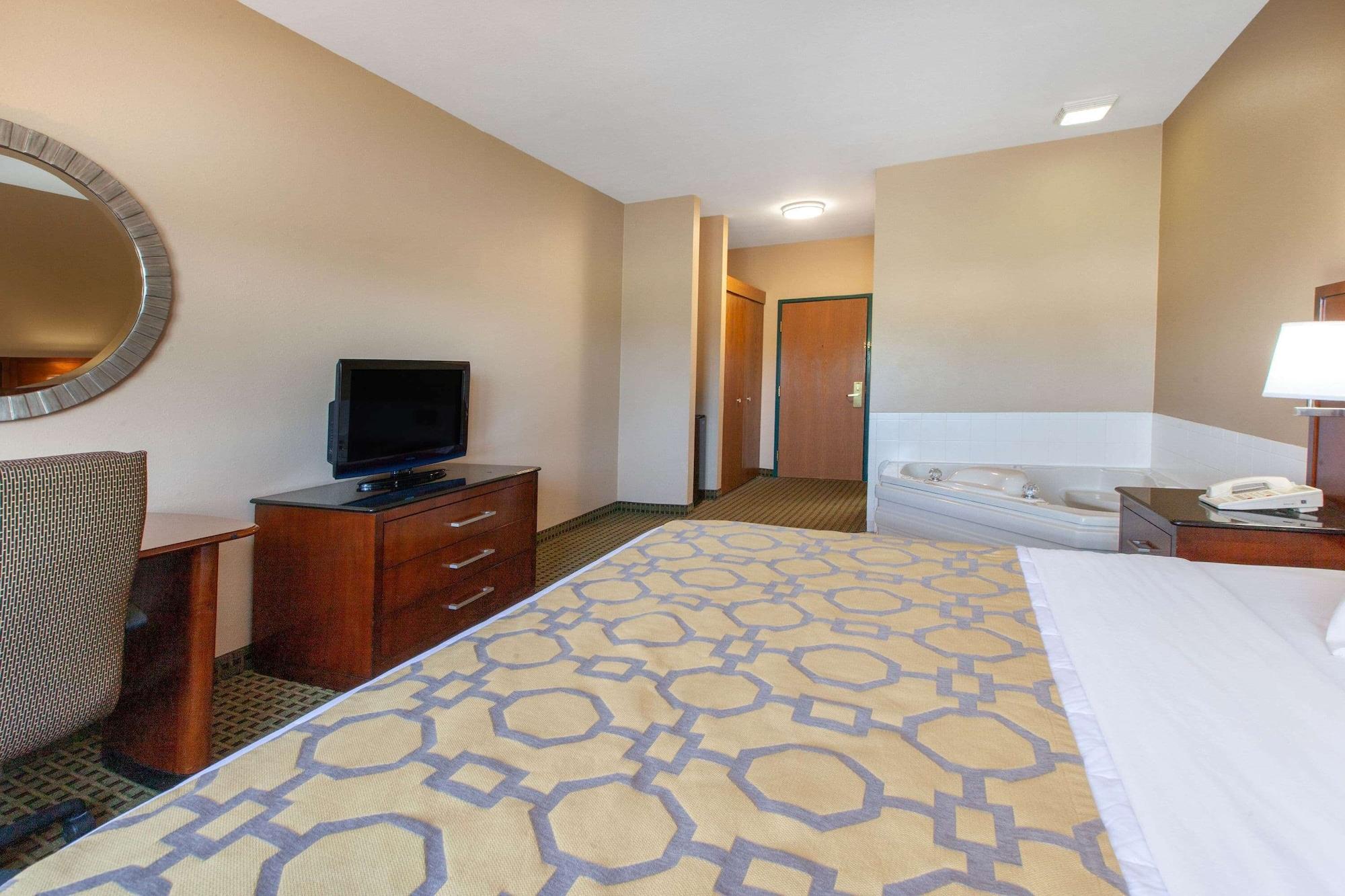Baymont By Wyndham Hotel
