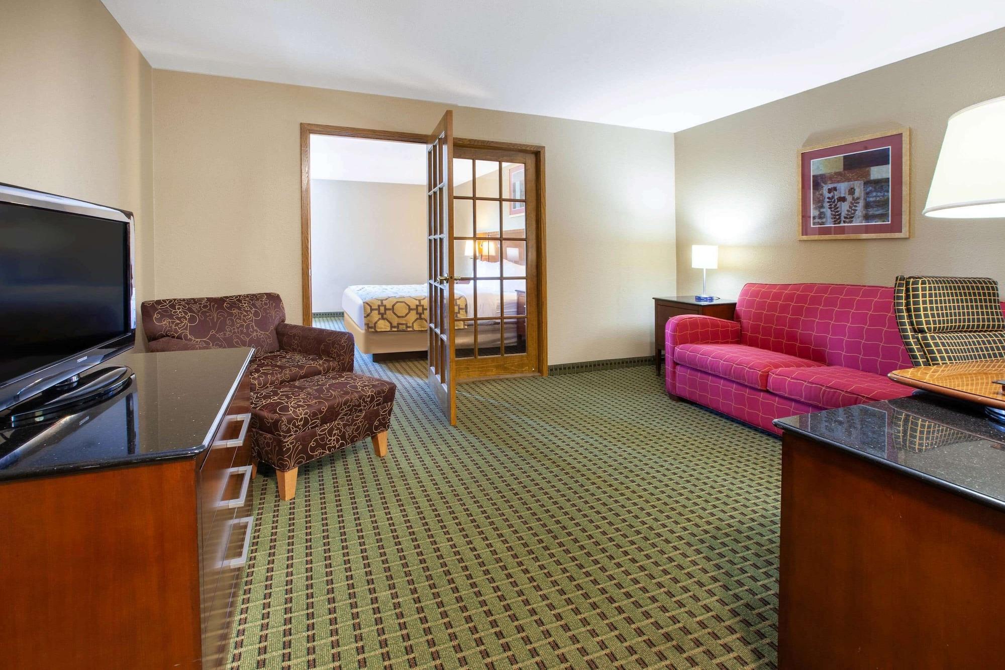 Baymont By Wyndham Hotel